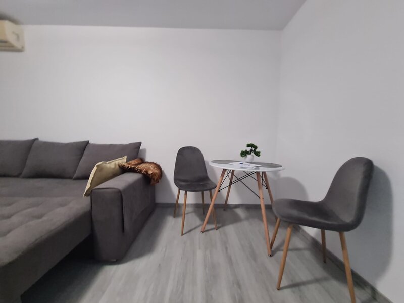 Pallady, garsoniera decomandata 4 min M 1 Decembrie DB1328